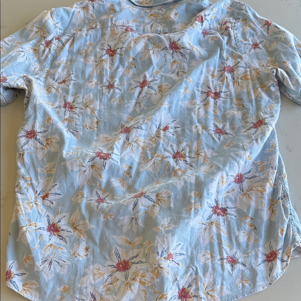 Faherty Men’s Breeze Short Sleeve Shirt in Blue Sky Floral - Picture 5 of 5